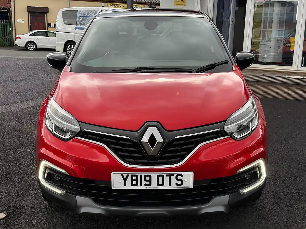 Used 2019 Renault Captur S Edition Red - Interior and Exterior details 8