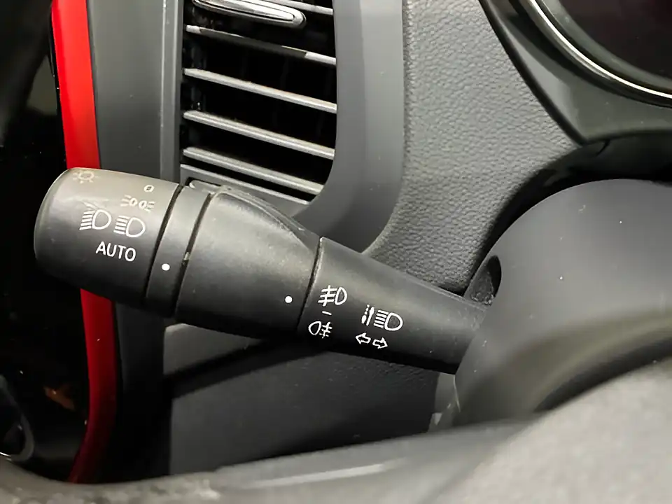 Used 2019 Renault Captur S Edition Silver - Interior and Exterior details 13