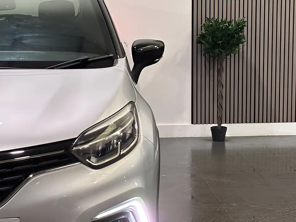 Used 2019 Renault Captur S Edition Silver - Interior and Exterior details 6