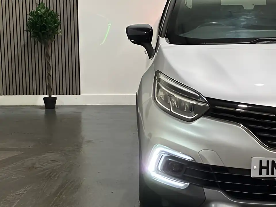 Used 2019 Renault Captur S Edition Silver - Interior and Exterior details 9