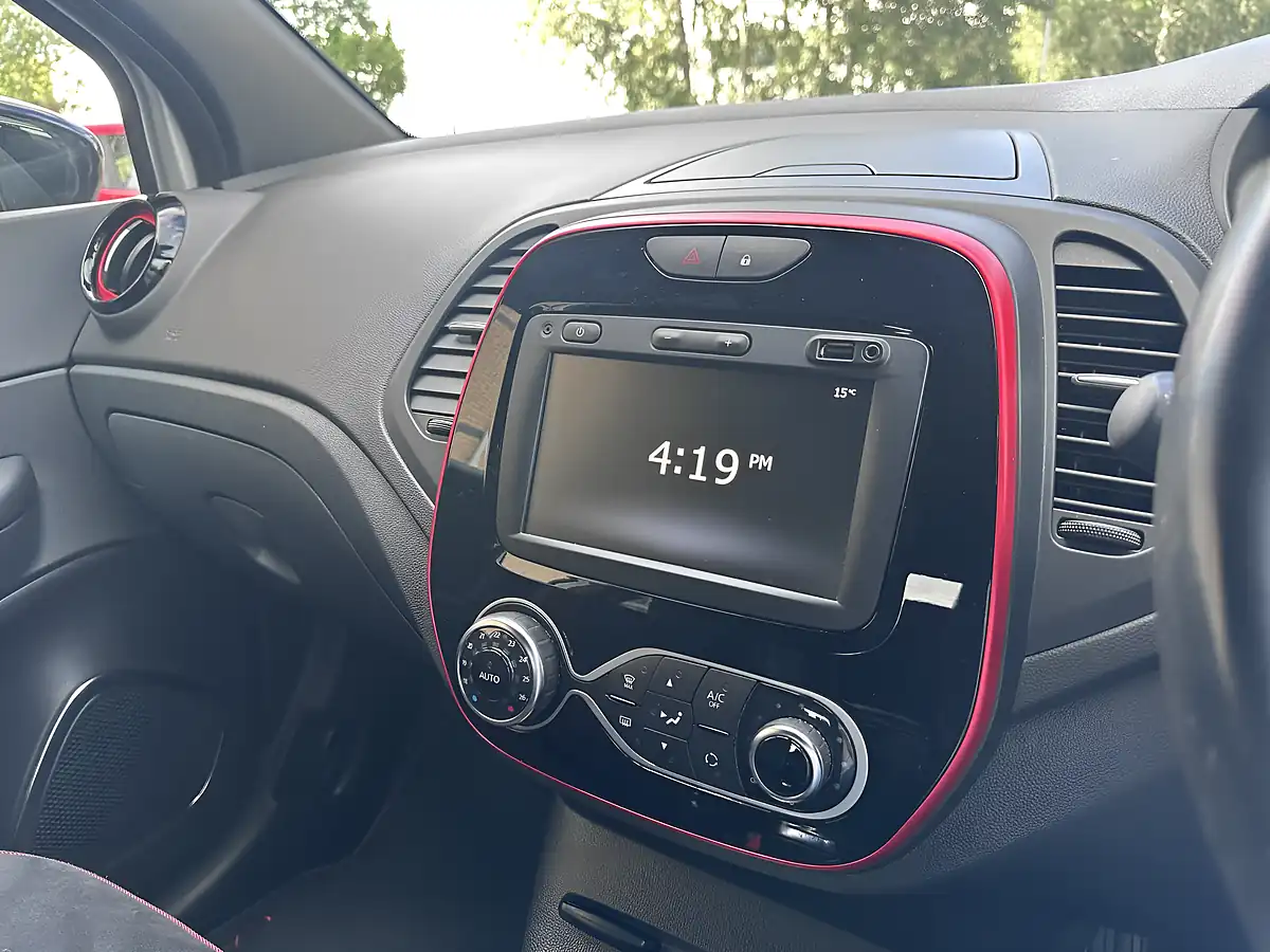 Used 2019 Renault Captur S Edition Silver - Interior and Exterior details 15