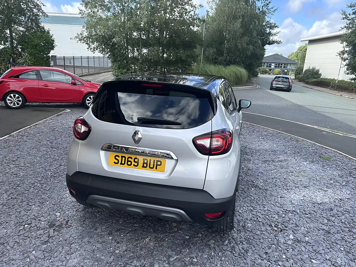 Used 2019 Renault Captur S Edition Silver - Interior and Exterior details 9