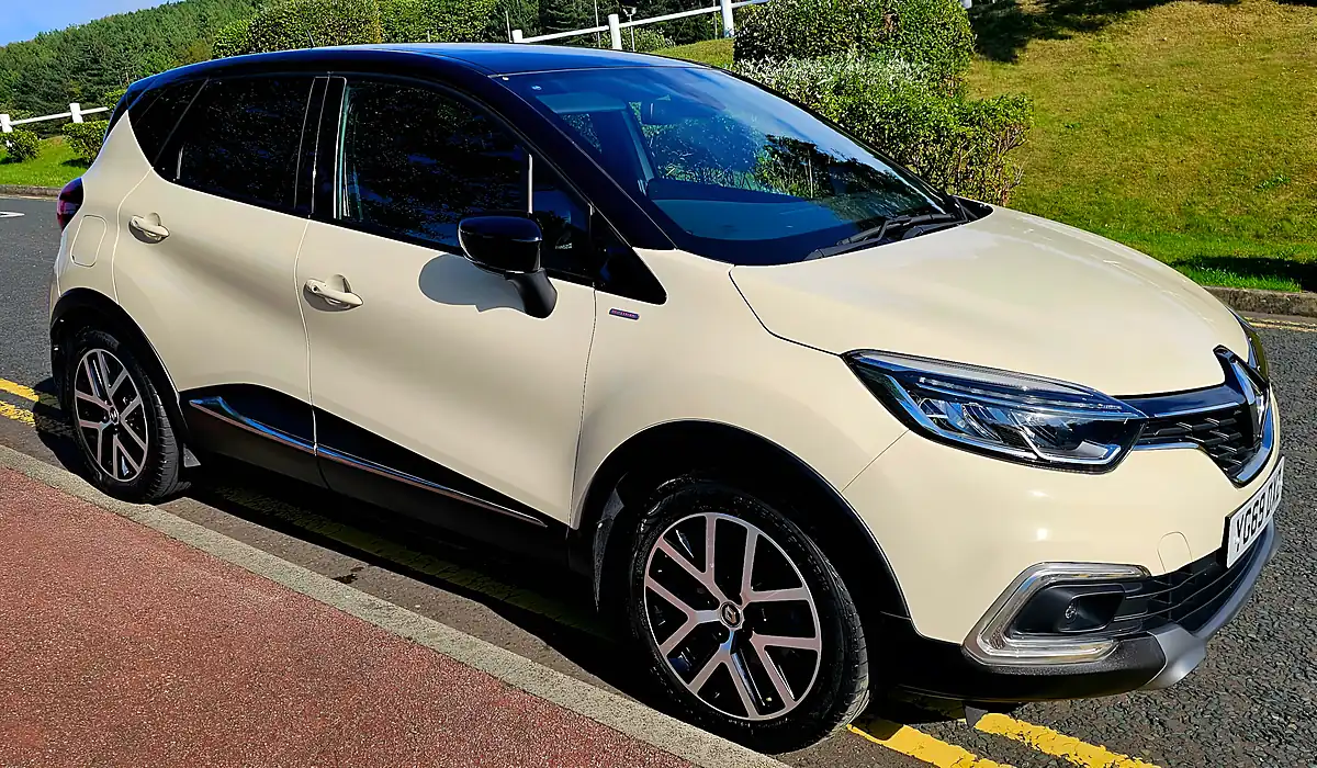 Used 2019 Renault Captur S Edition White - Front View