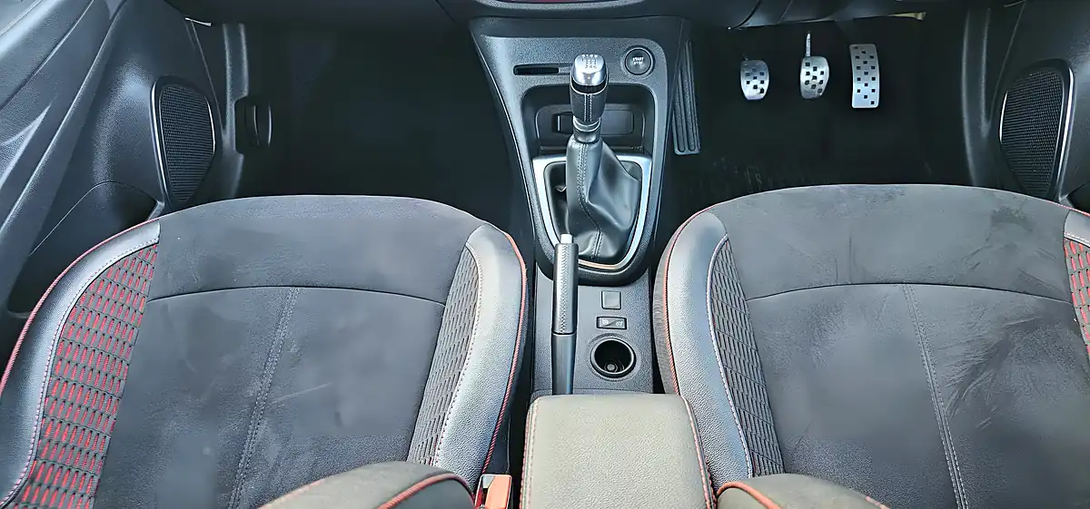Used 2019 Renault Captur S Edition White - Interior and Exterior details 12