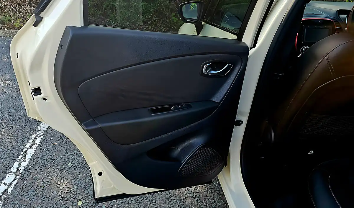 Used 2019 Renault Captur S Edition White - Interior and Exterior details 14