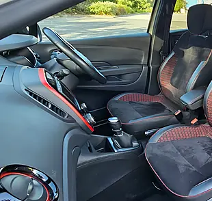 Used 2019 Renault Captur S Edition White - Interior and Exterior details 15