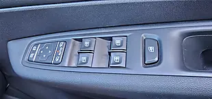 Used 2019 Renault Captur S Edition White - Interior and Exterior details 19