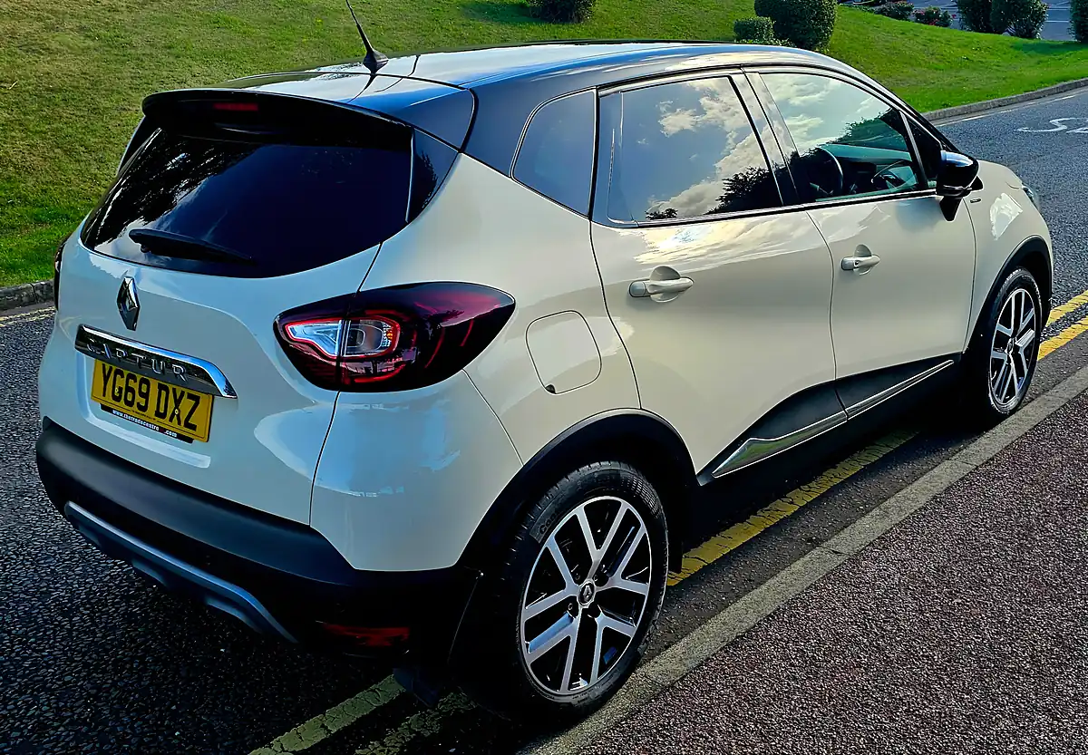 Used 2019 Renault Captur S Edition White - Interior and Exterior details 3