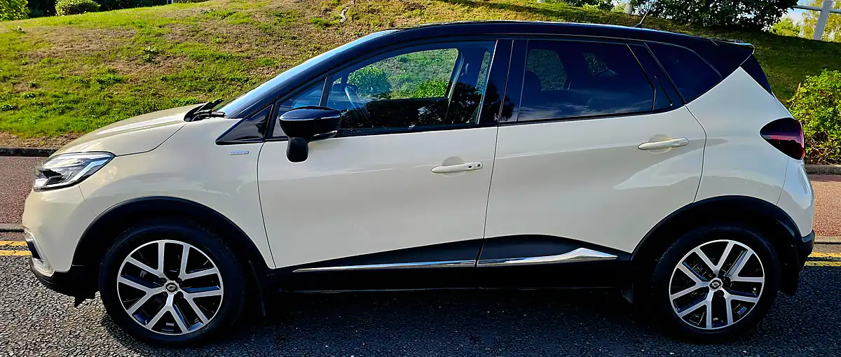Used 2019 Renault Captur S Edition White - Interior and Exterior details 5