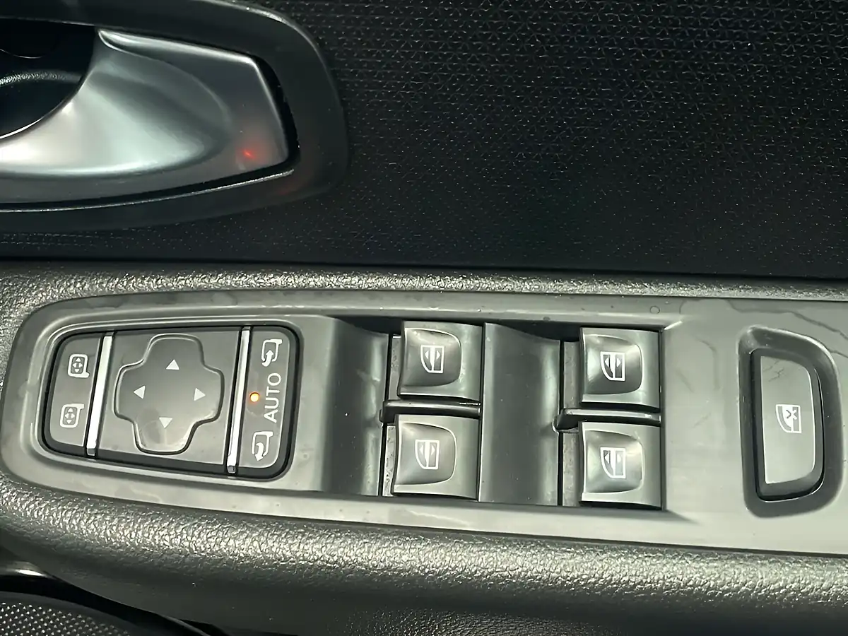 Used 2019 Renault Clio GT Line Black - Interior and Exterior details 20