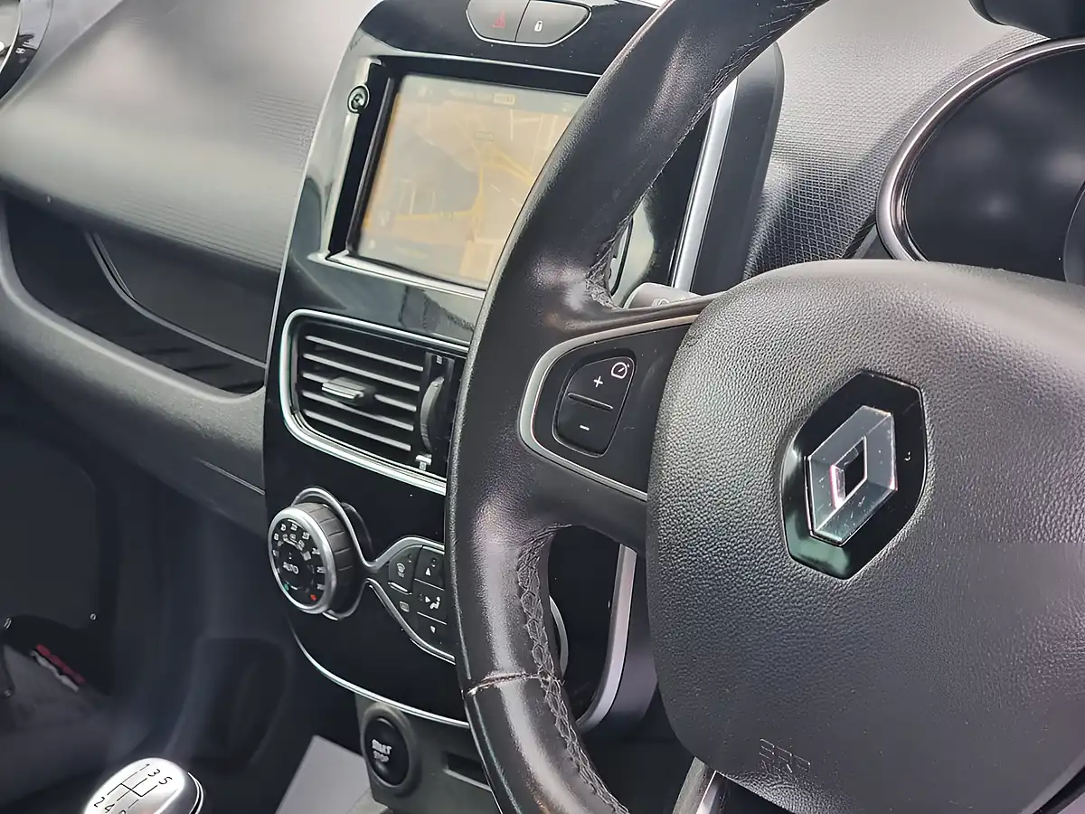 Used 2019 Renault Clio GT Line Blue - Interior and Exterior details 13