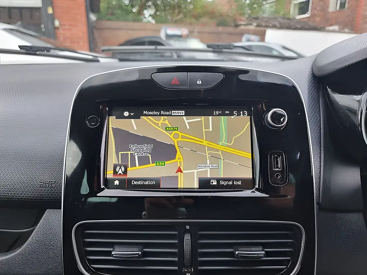 Used 2019 Renault Clio GT Line Blue - Interior and Exterior details 14
