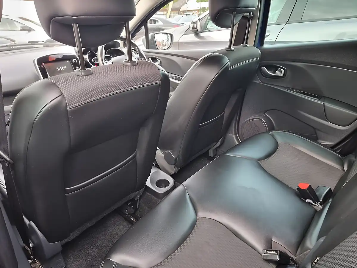 Used 2019 Renault Clio GT Line Blue - Interior and Exterior details 18