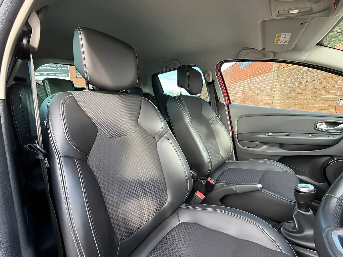 Used 2019 Renault Clio GT Line Flame Red - Interior and Exterior details 10