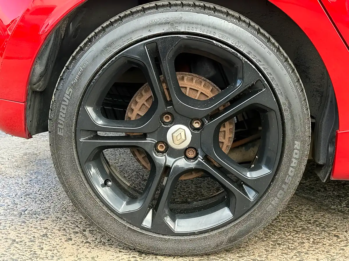 Used 2019 Renault Clio GT Line Flame Red - Interior and Exterior details 17