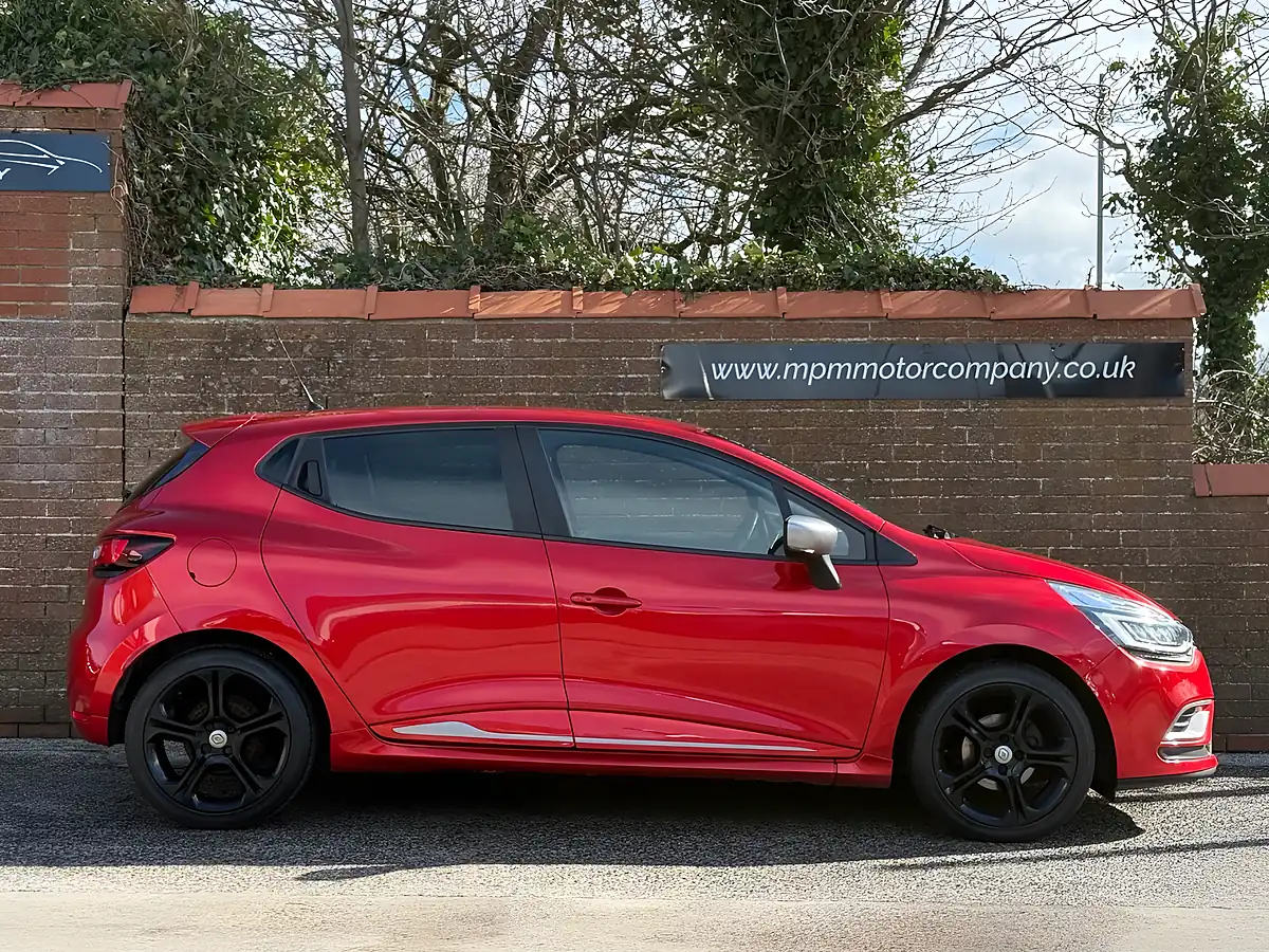Used 2019 Renault Clio GT Line Flame Red - Interior and Exterior details 3