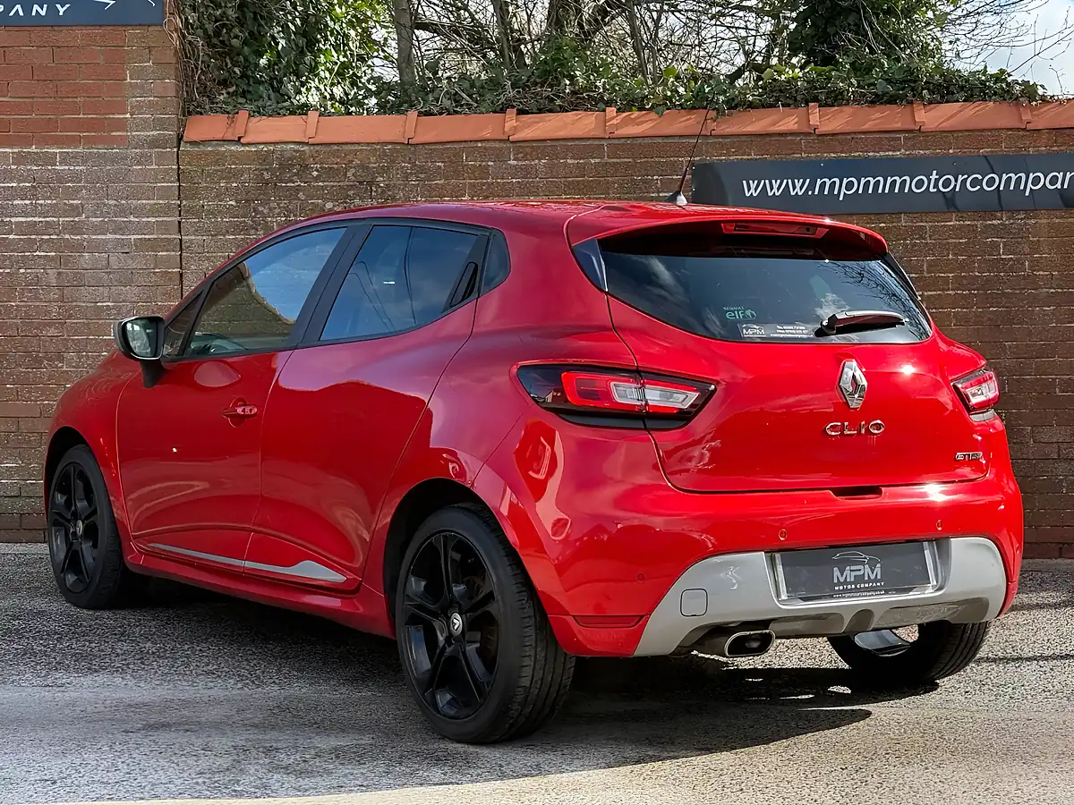 Used 2019 Renault Clio GT Line Flame Red - Interior and Exterior details 6