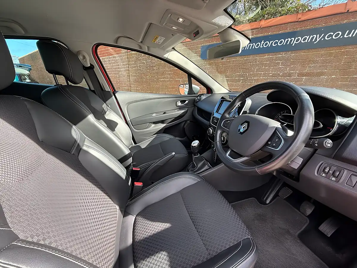 Used 2019 Renault Clio GT Line Flame Red - Interior and Exterior details 9