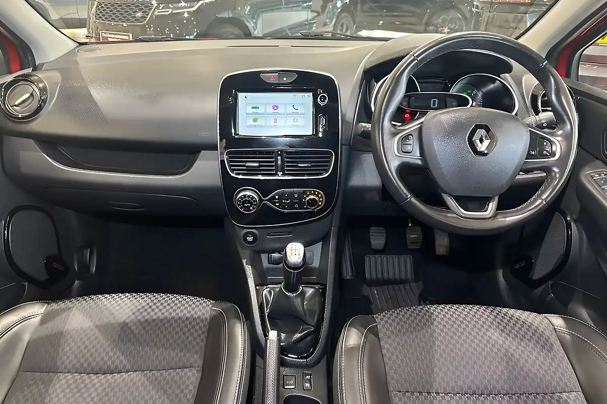 Used 2019 Renault Clio GT Line Red - Interior and Exterior details 11
