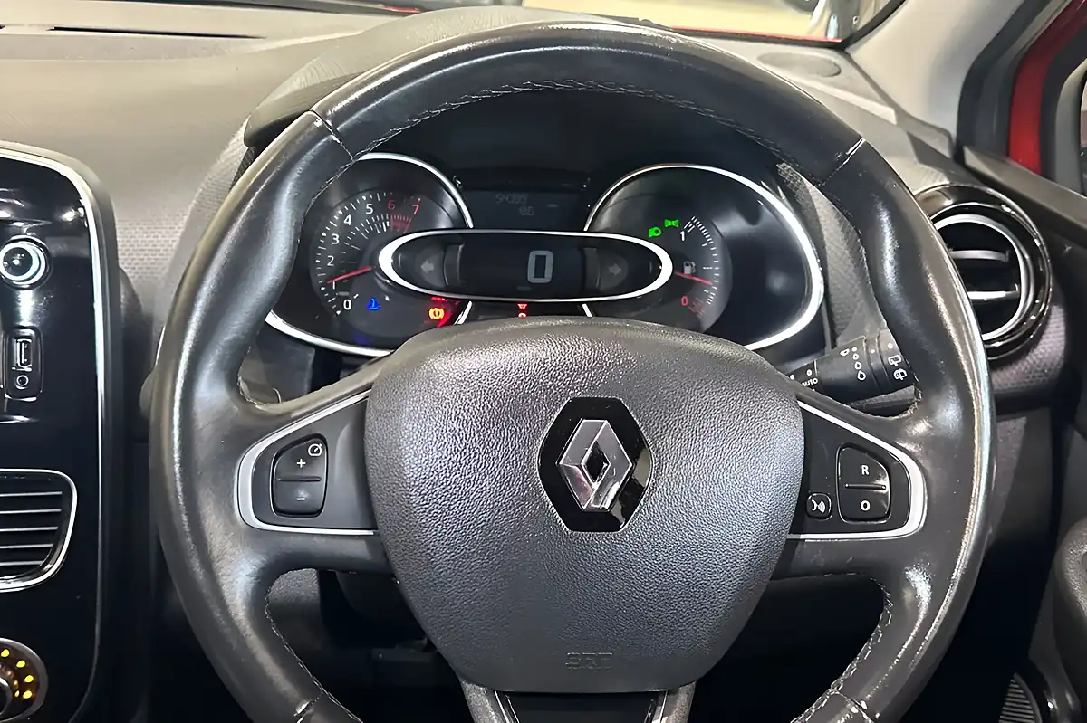 Used 2019 Renault Clio GT Line Red - Interior and Exterior details 13