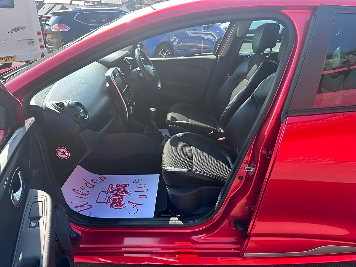 Used 2019 Renault Clio GT Line Red - Interior and Exterior details 12