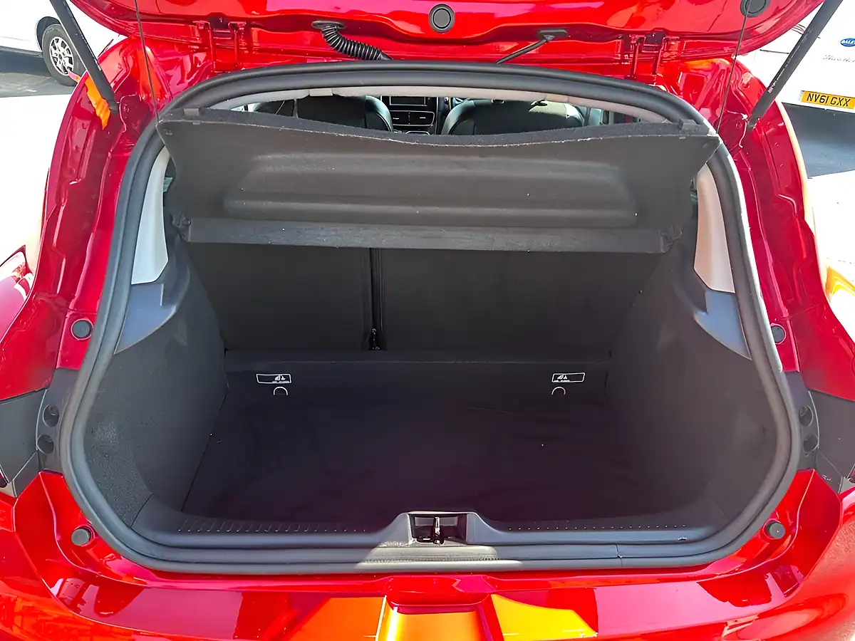 Used 2019 Renault Clio GT Line Red - Interior and Exterior details 19