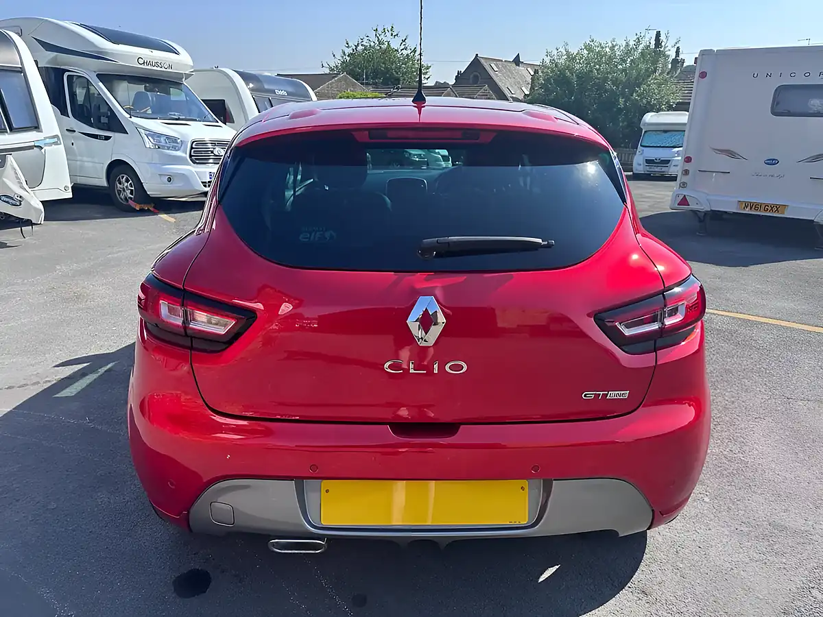 Used 2019 Renault Clio GT Line Red - Interior and Exterior details 4