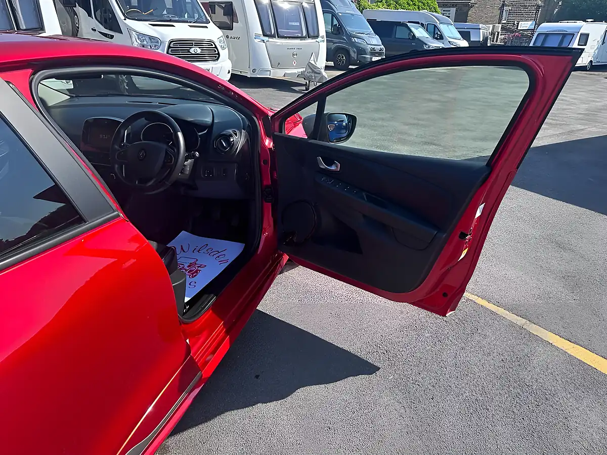 Used 2019 Renault Clio GT Line Red - Interior and Exterior details 8