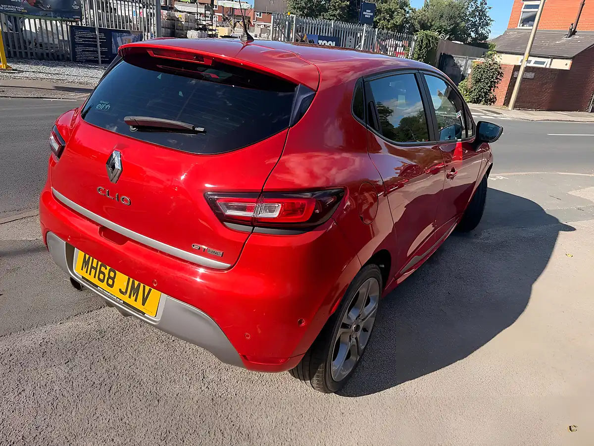 Used 2019 Renault Clio GT Line Red - Interior and Exterior details 14