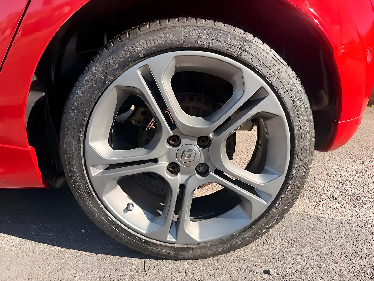 Used 2019 Renault Clio GT Line Red - Interior and Exterior details 19