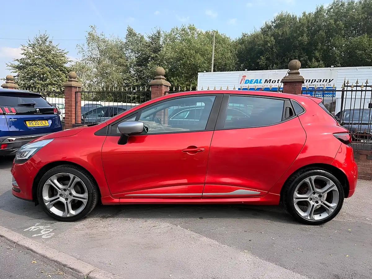 Used 2019 Renault Clio GT Line Red - Interior and Exterior details 5
