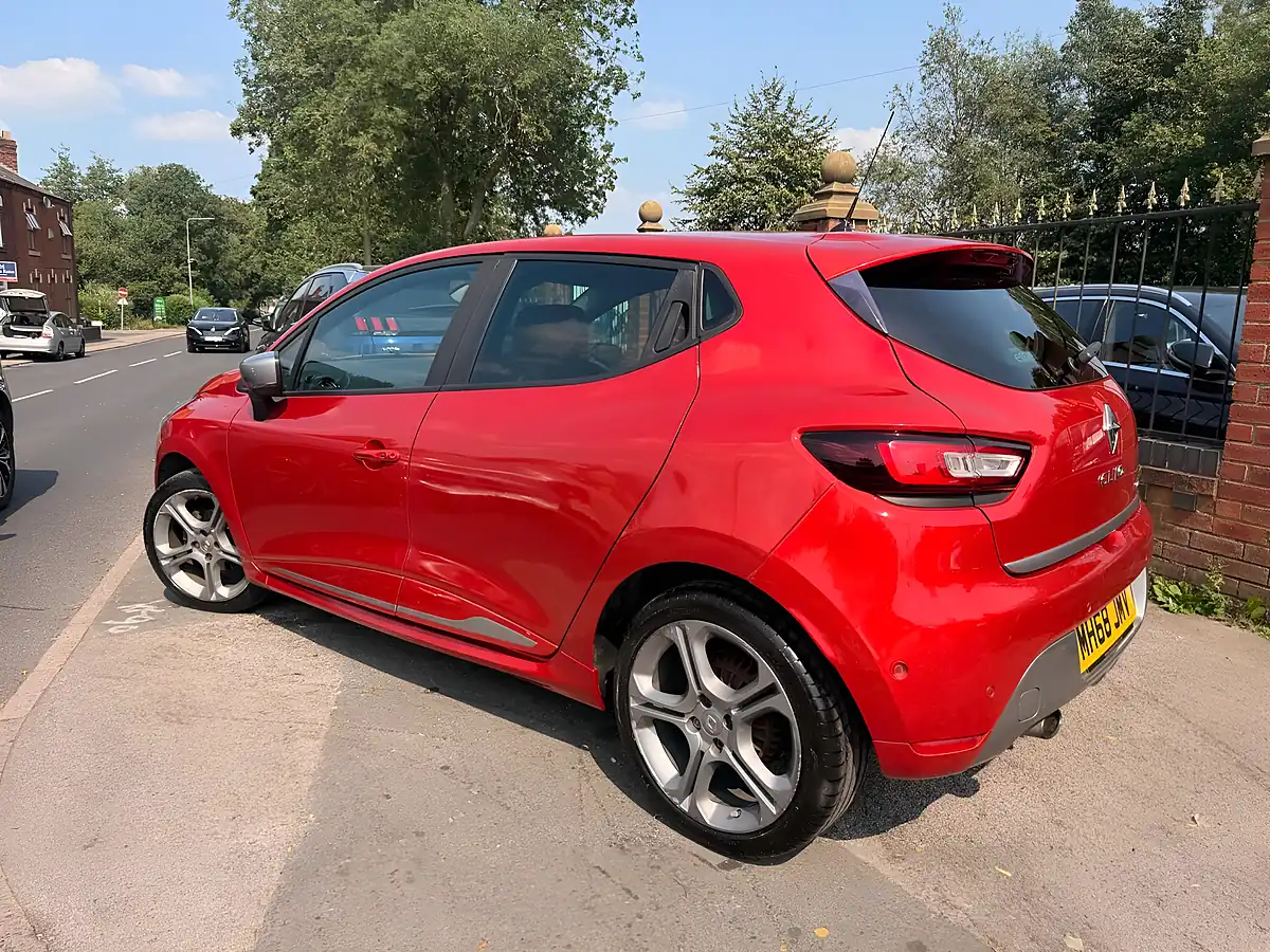 Used 2019 Renault Clio GT Line Red - Interior and Exterior details 9
