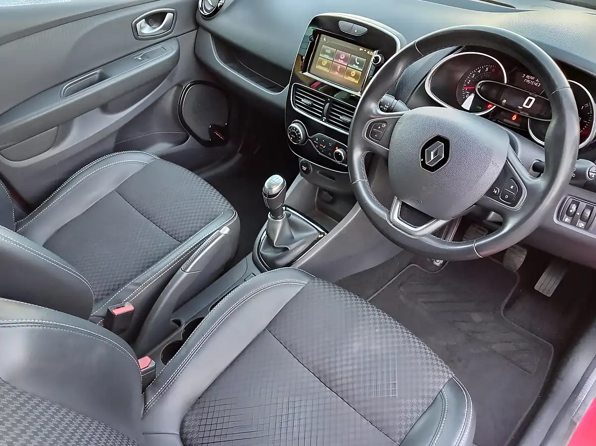 Used 2019 Renault Clio GT Line Red - Interior and Exterior details 11
