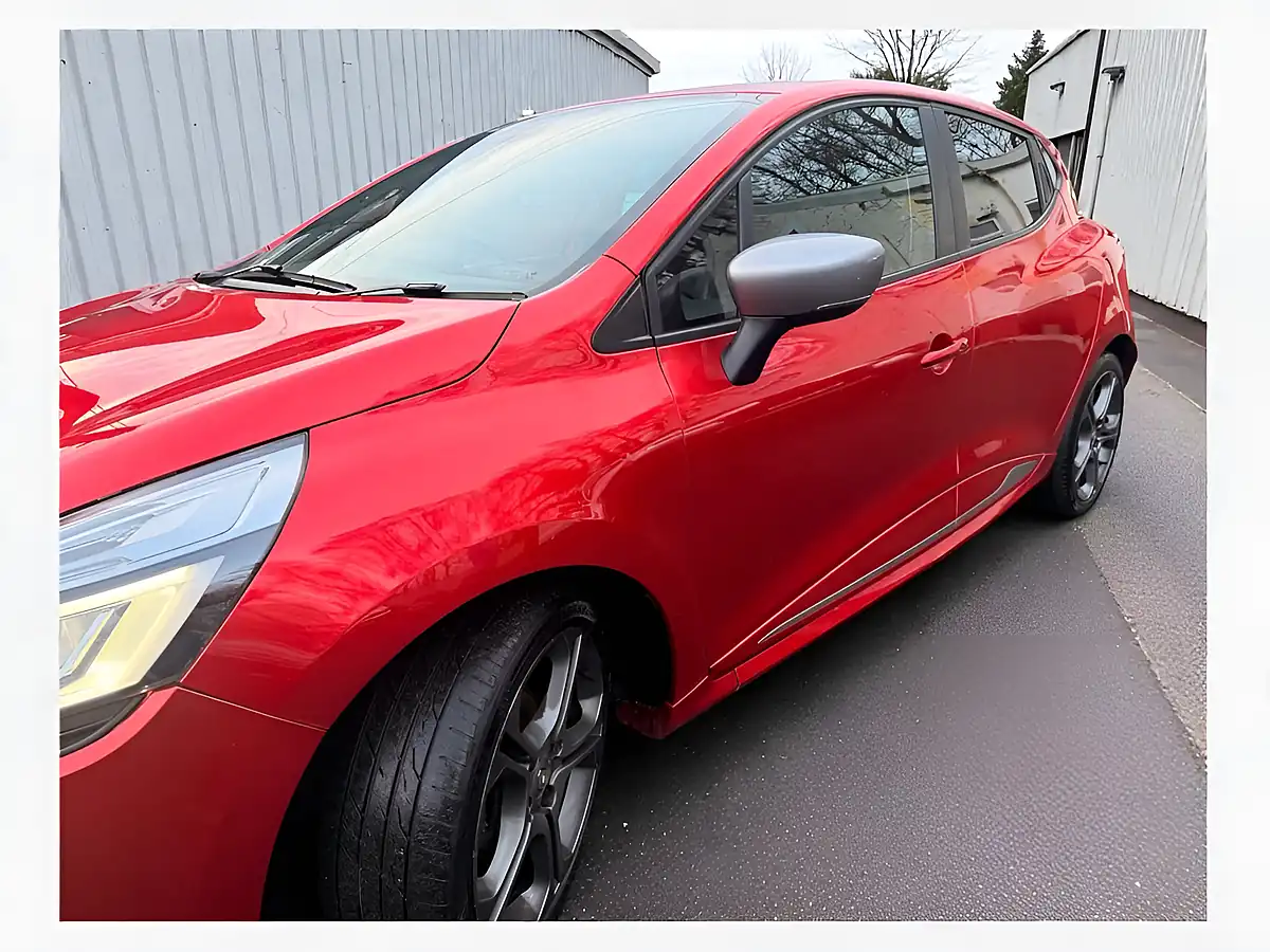 Used 2019 Renault Clio GT Line Red - Interior and Exterior details 10