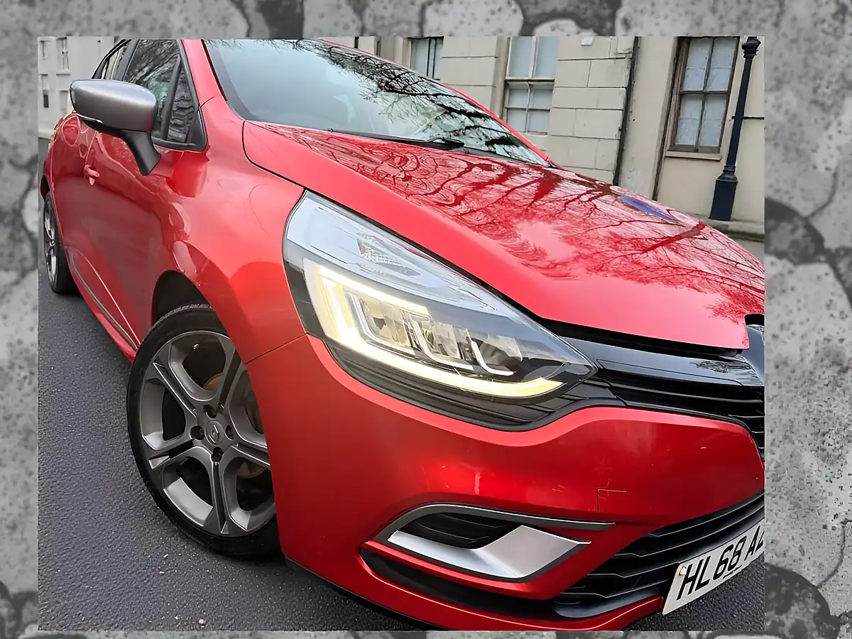 Used 2019 Renault Clio GT Line Red - Interior and Exterior details 11
