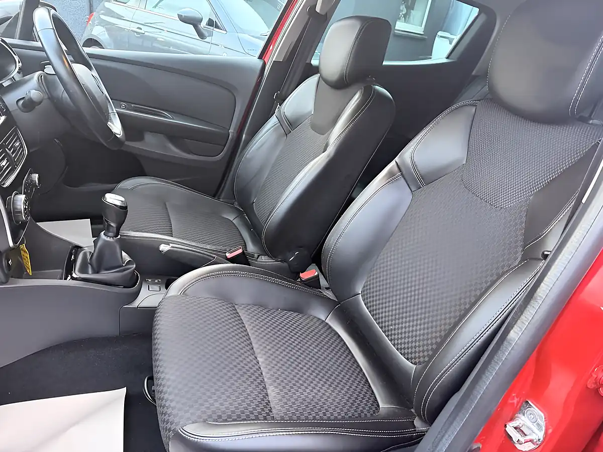 Used 2019 Renault Clio GT Line Red - Interior and Exterior details 12