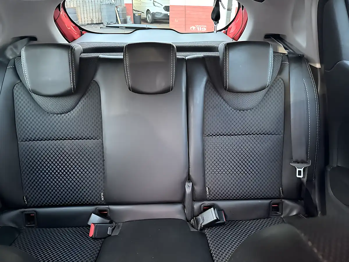 Used 2019 Renault Clio GT Line Red - Interior and Exterior details 14