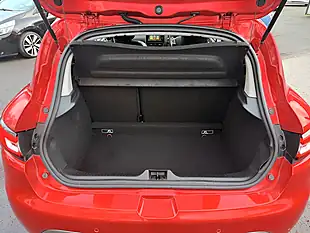 Used 2019 Renault Clio GT Line Red - Interior and Exterior details 17
