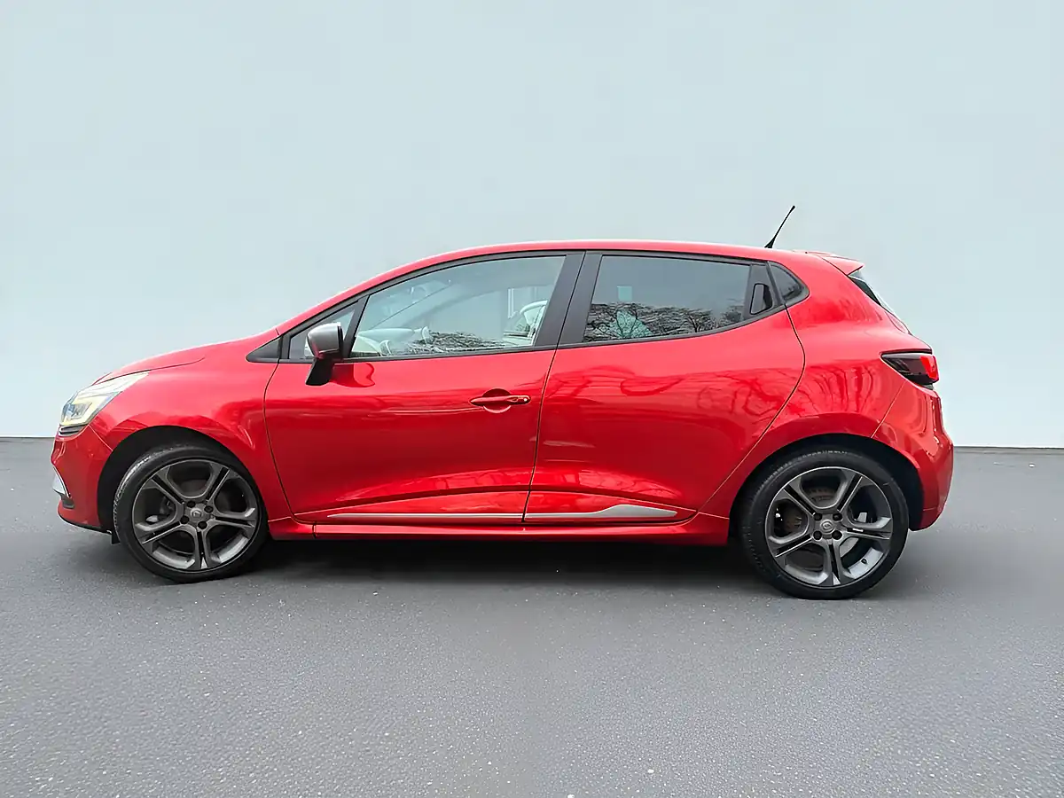 Used 2019 Renault Clio GT Line Red - Interior and Exterior details 3