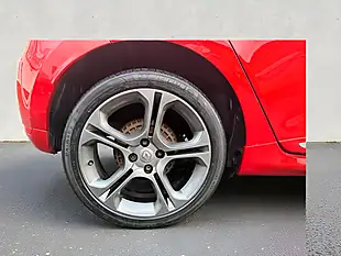 Used 2019 Renault Clio GT Line Red - Interior and Exterior details 6