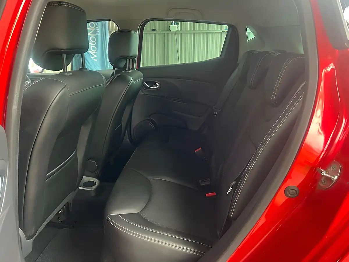 Used 2019 Renault Clio GT Line Red - Interior and Exterior details 10