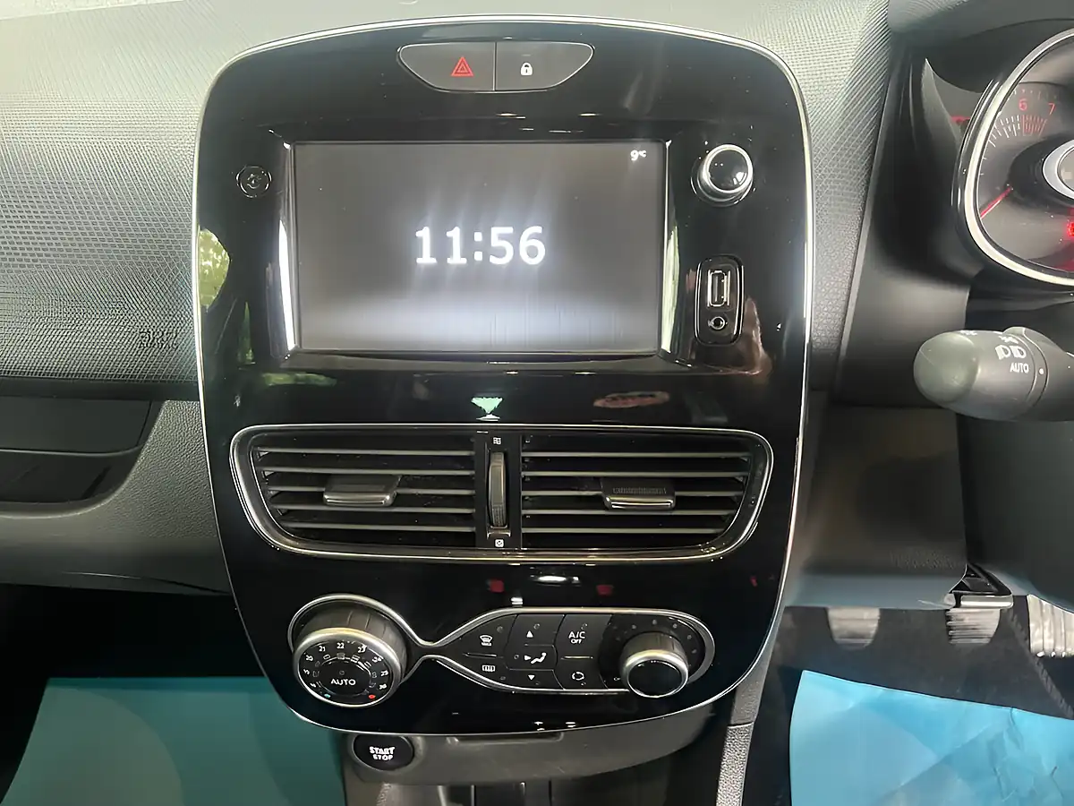 Used 2019 Renault Clio GT Line Red - Interior and Exterior details 14