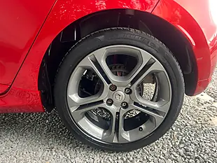 Used 2019 Renault Clio GT Line Red - Interior and Exterior details 17