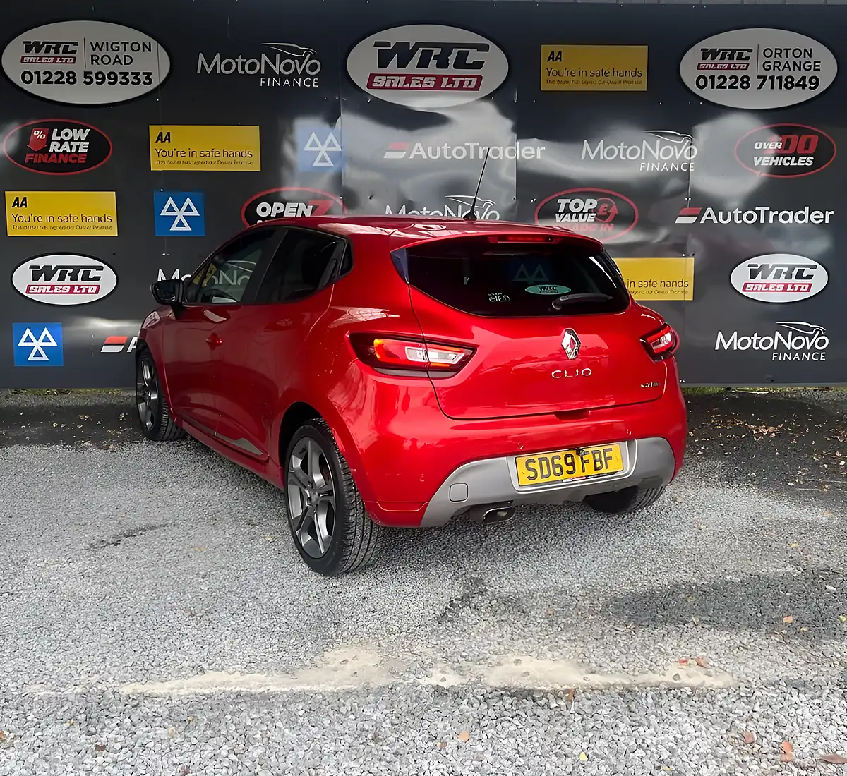 Used 2019 Renault Clio GT Line Red - Interior and Exterior details 3