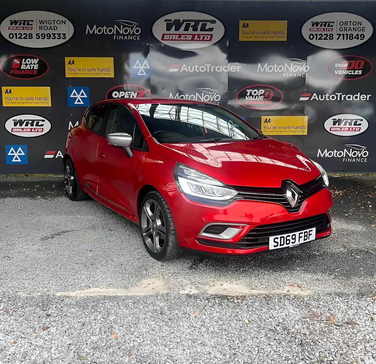 Used 2019 Renault Clio GT Line Red - Interior and Exterior details 4
