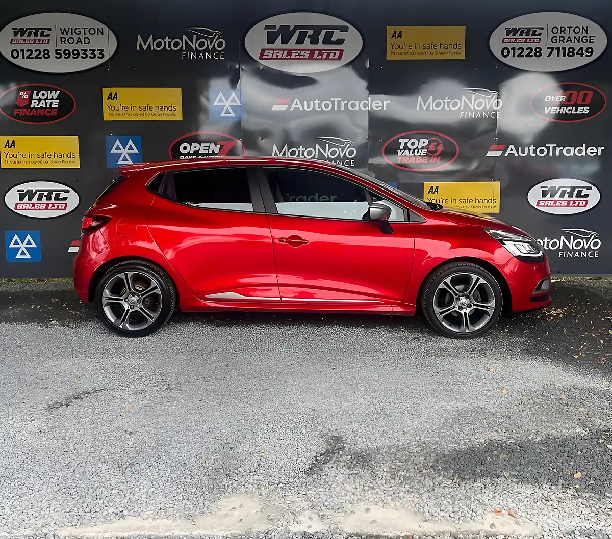 Used 2019 Renault Clio GT Line Red - Interior and Exterior details 5