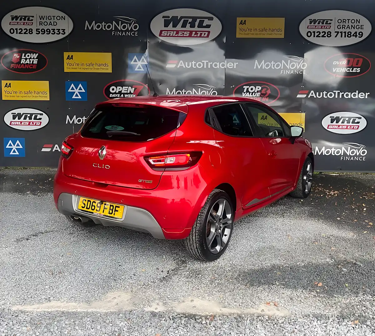Used 2019 Renault Clio GT Line Red - Interior and Exterior details 6