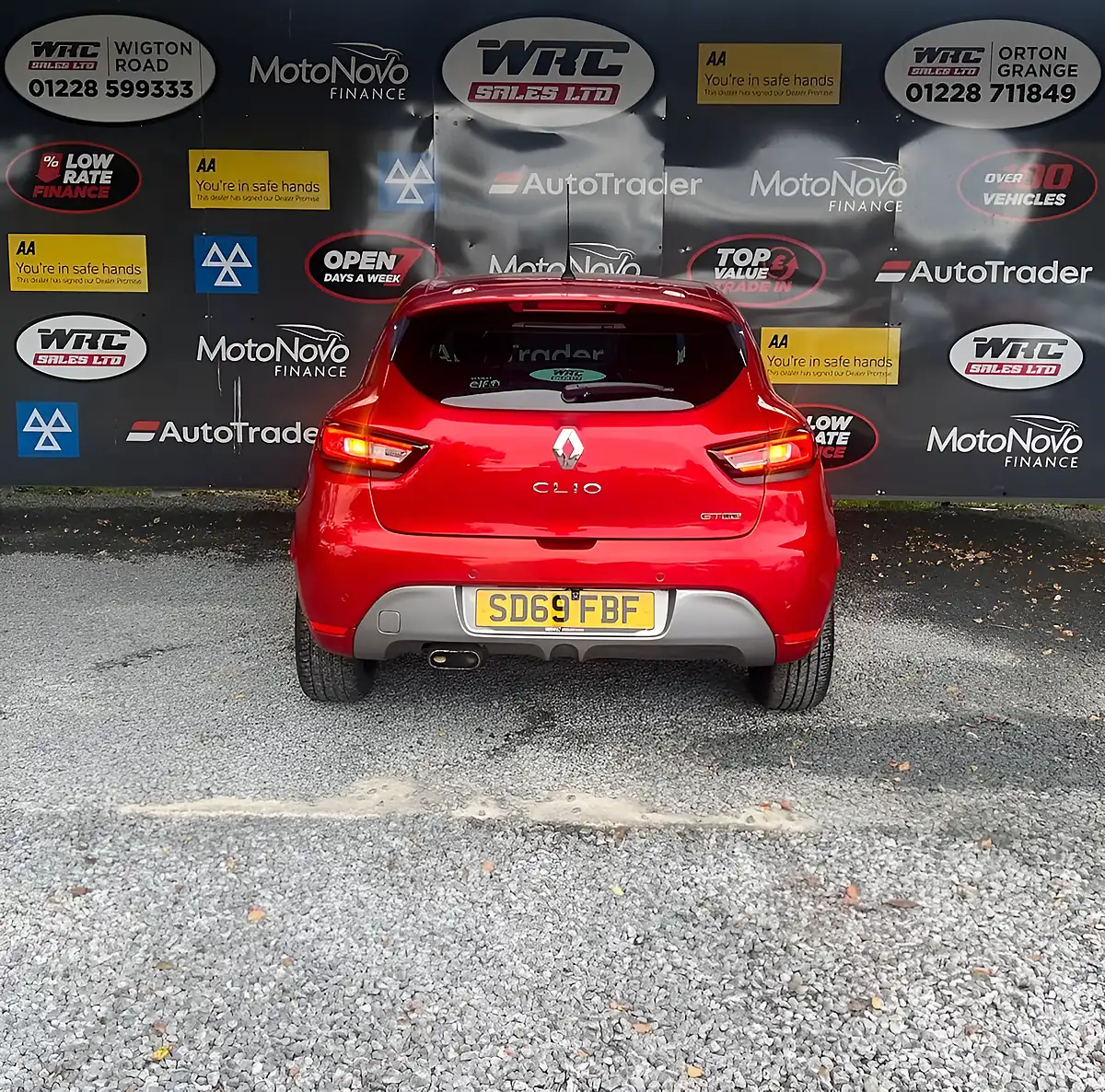 Used 2019 Renault Clio GT Line Red - Interior and Exterior details 7