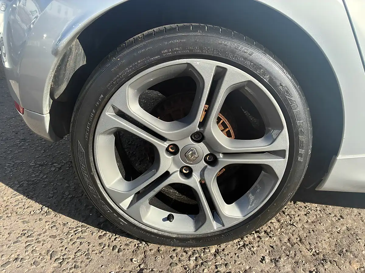 Used 2019 Renault Clio GT Line Silver - Interior and Exterior details 10