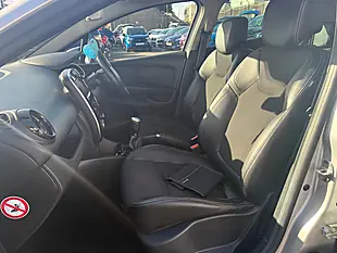 Used 2019 Renault Clio GT Line Silver - Interior and Exterior details 19